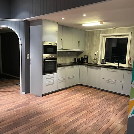 Holiday park Skjervoy Lodge *