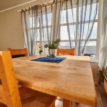 Skjervoy Lodge *